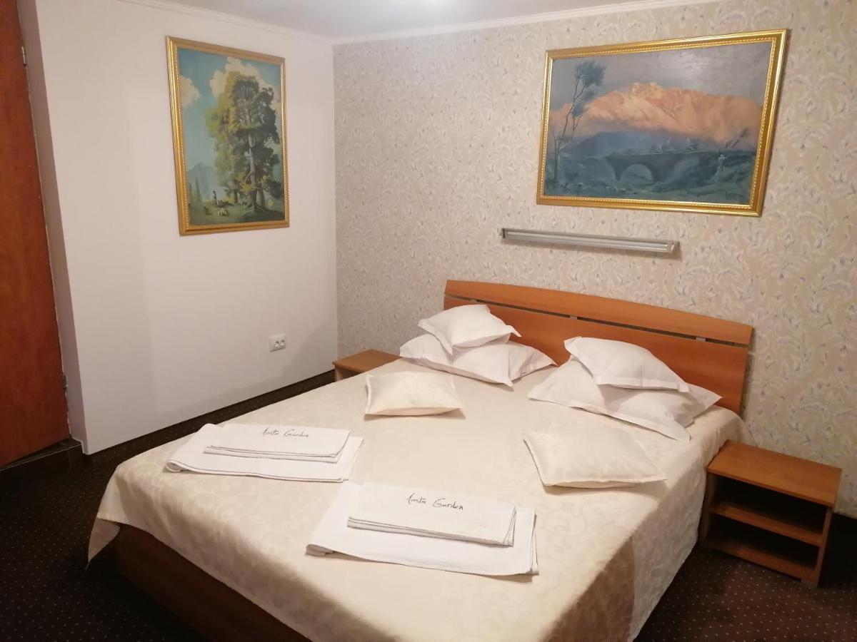New Aosta Garden Hotell Sinaia Eksteriør bilde