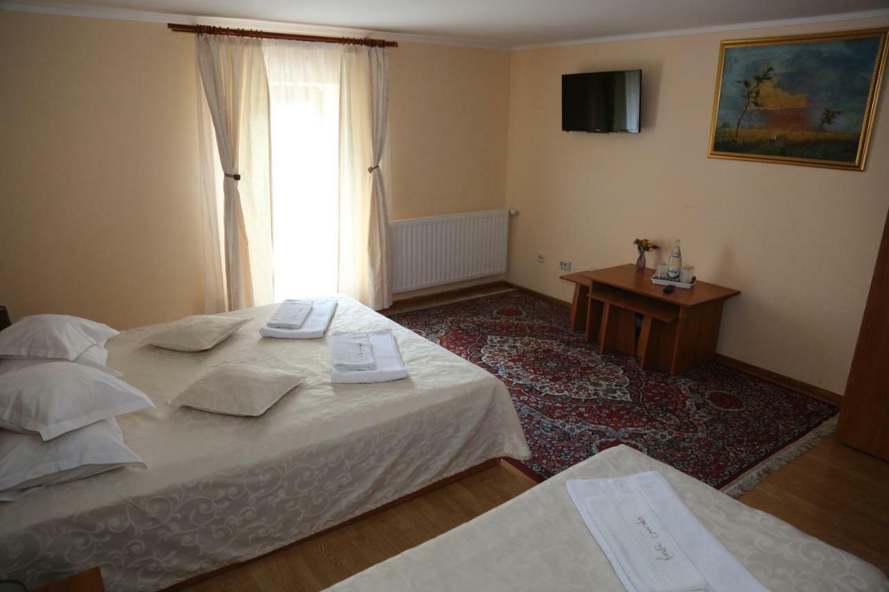 New Aosta Garden Hotell Sinaia Eksteriør bilde