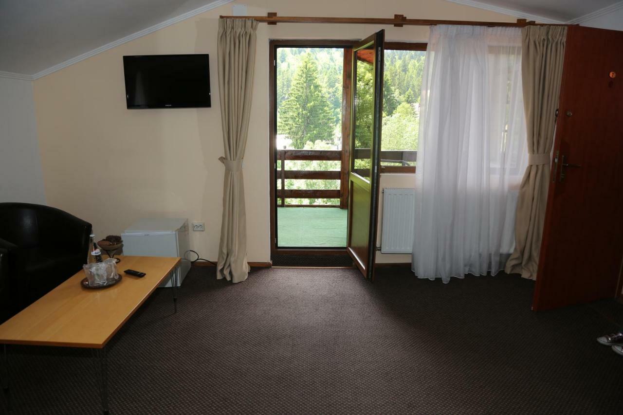 New Aosta Garden Hotell Sinaia Eksteriør bilde